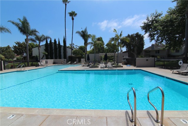304 Vista Trucha, Newport Beach CA: https://media.crmls.org/medias/0005189a-c336-41a0-be8b-900d7fff0a46.jpg