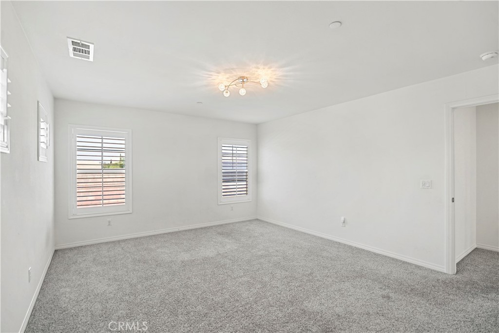 MLS #WS25243385 image #41