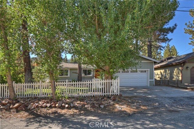 2208 Manzanita Lane, Big Bear City CA: https://media.crmls.org/medias/00058605-5040-4fe5-ae2c-1a968400e33c.jpg
