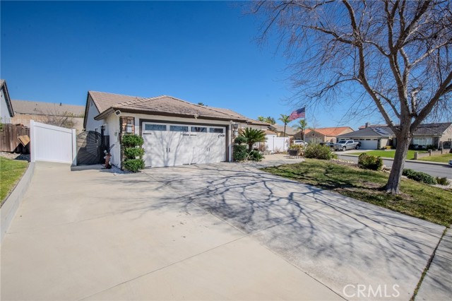 Detail Gallery Image 2 of 41 For 2786 Plaza Serena, Rialto,  CA 92377 - 3 Beds | 2 Baths