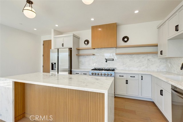 Detail Gallery Image 3 of 16 For 1688 1/2 N Sierra Bonita, Pasadena,  CA 91104 - 3 Beds | 2 Baths