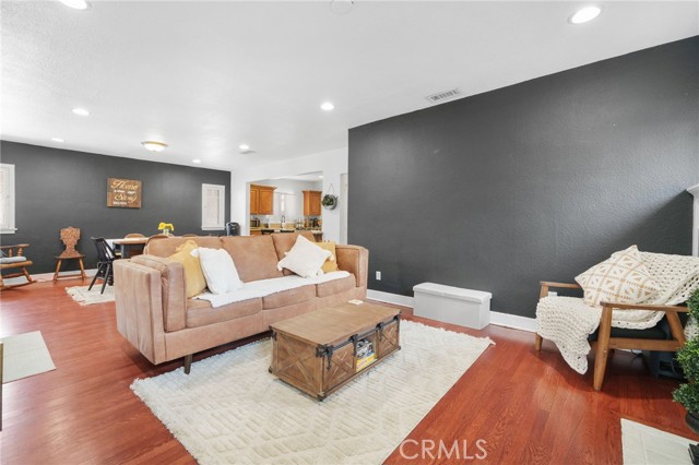 Image 9 of 34 For 3140 Lime Street