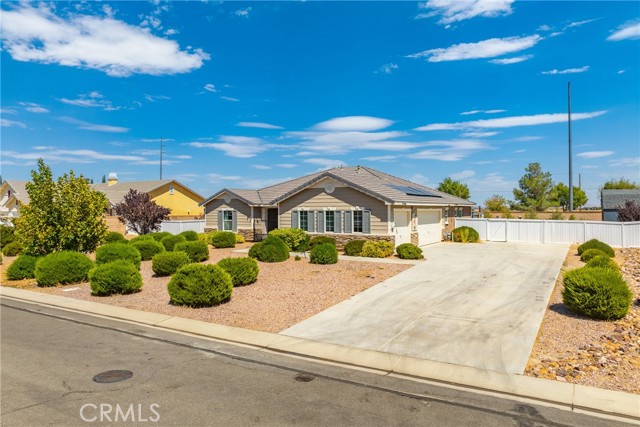 Detail Gallery Image 1 of 1 For 43246 Palm Ln, Lancaster,  CA 93535 - 4 Beds | 2 Baths