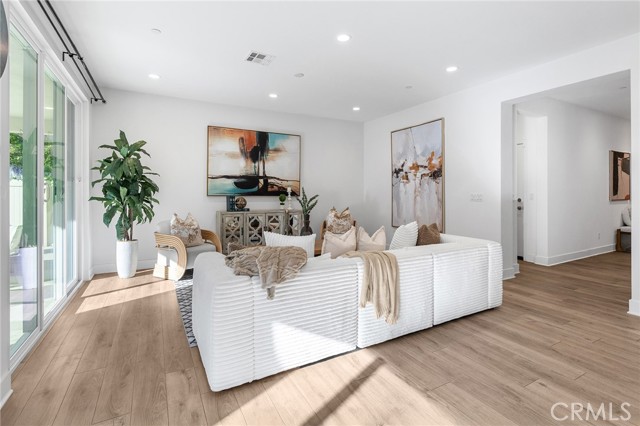 Detail Gallery Image 9 of 68 For 4118 Pompia Way, Corona,  CA 92883 - 4 Beds | 3 Baths