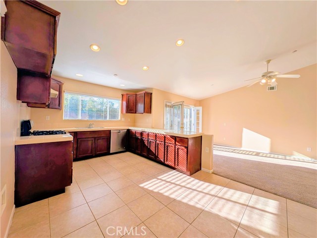 128 Channing Street, Redlands CA: https://media.crmls.org/medias/0006c527-a62e-486e-a227-d5ee3f07bf4f.jpg
