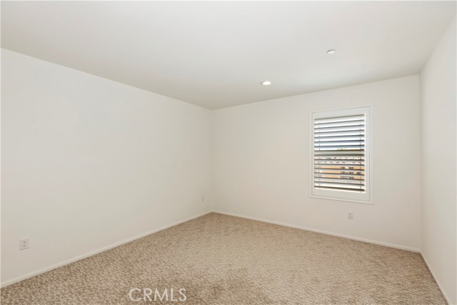 Detail Gallery Image 12 of 28 For 16546 Biola Pl, Victorville,  CA 92395 - 4 Beds | 3 Baths