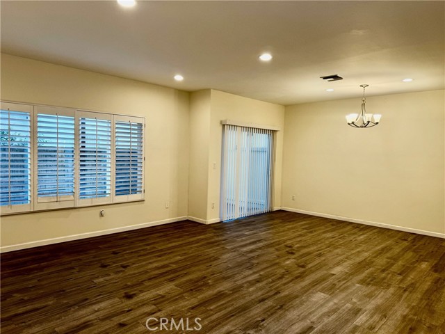 Detail Gallery Image 2 of 26 For 18930 Sherman Way #17,  Reseda,  CA 91335 - 4 Beds | 3 Baths