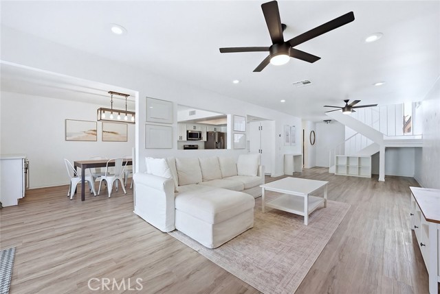 Detail Gallery Image 15 of 45 For 1669 S Heritage #C,  Anaheim,  CA 92804 - 3 Beds | 2/1 Baths