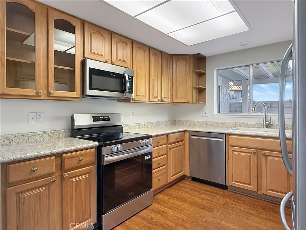 MLS #OC25274695 image #9