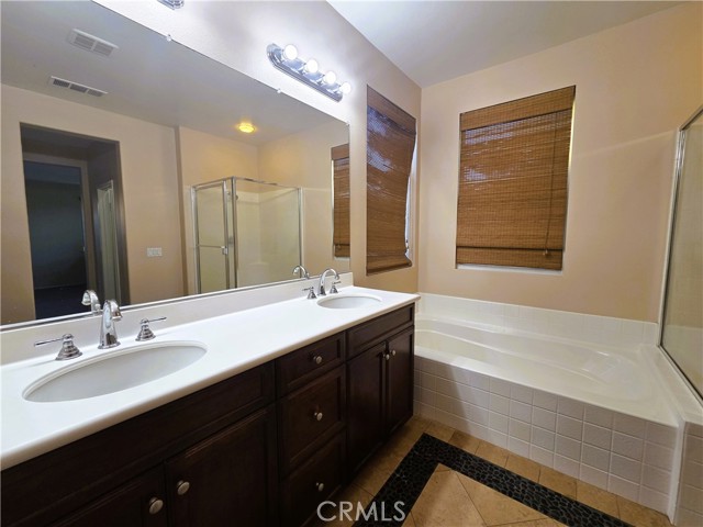 Detail Gallery Image 13 of 16 For 1480 Bedford Ct, Beaumont,  CA 92223 - 5 Beds | 3 Baths