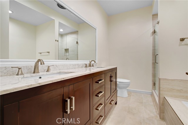 Detail Gallery Image 23 of 44 For 4949 Genesta Ave #104,  Encino,  CA 91316 - 2 Beds | 2 Baths
