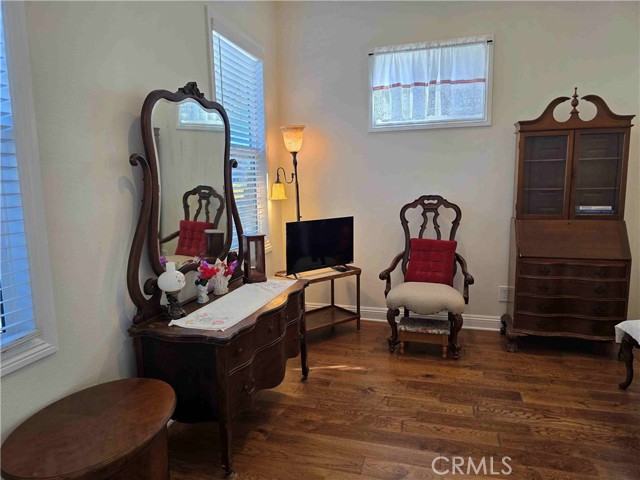 Detail Gallery Image 2 of 11 For 4309 N Country Club Ln, Long Beach,  CA 90807 - 1 Beds | 1 Baths