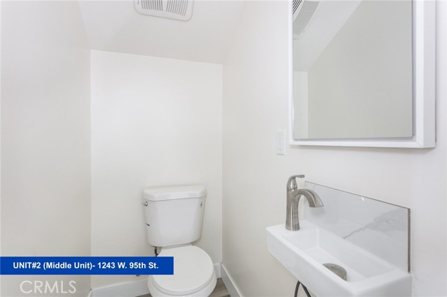 1241 W 95th Street, Los Angeles CA: https://media.crmls.org/medias/000b2fd5-d2da-45b2-b917-06cc190b04bb.jpg