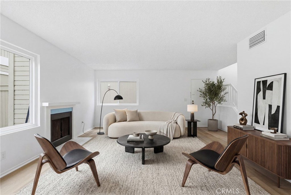 22137 Burbank #3