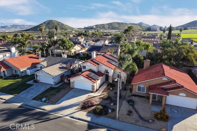 Detail Gallery Image 5 of 41 For 27552 via Real, Menifee,  CA 92585 - 4 Beds | 3 Baths