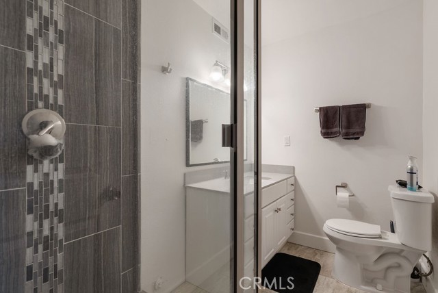 1192 Mitchell Avenue, Tustin CA: https://media.crmls.org/medias/000d224b-8007-463b-9e47-3311852be416.jpg