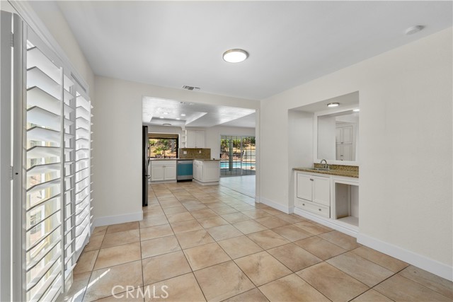 9504 Lemon, Rancho Cucamonga CA: https://media.crmls.org/medias/000e43ec-b2ad-4741-b5cc-bfc5ea6ee33d.jpg