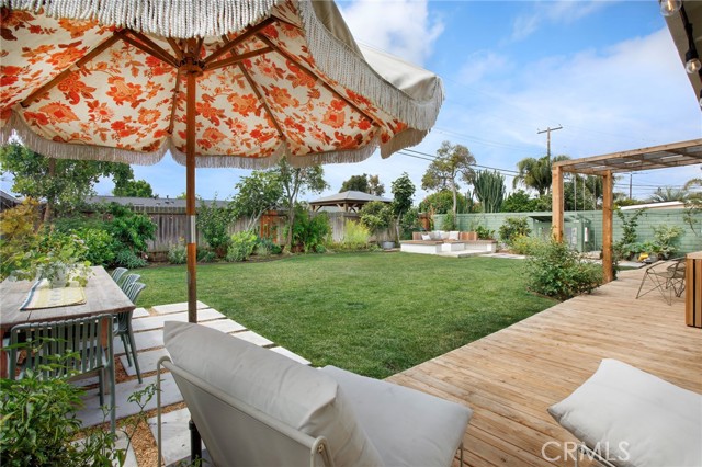 305 Bowling Green Drive, Costa Mesa CA: https://media.crmls.org/medias/000e6869-a197-4e8e-b483-f32a3cb9d2fd.jpg