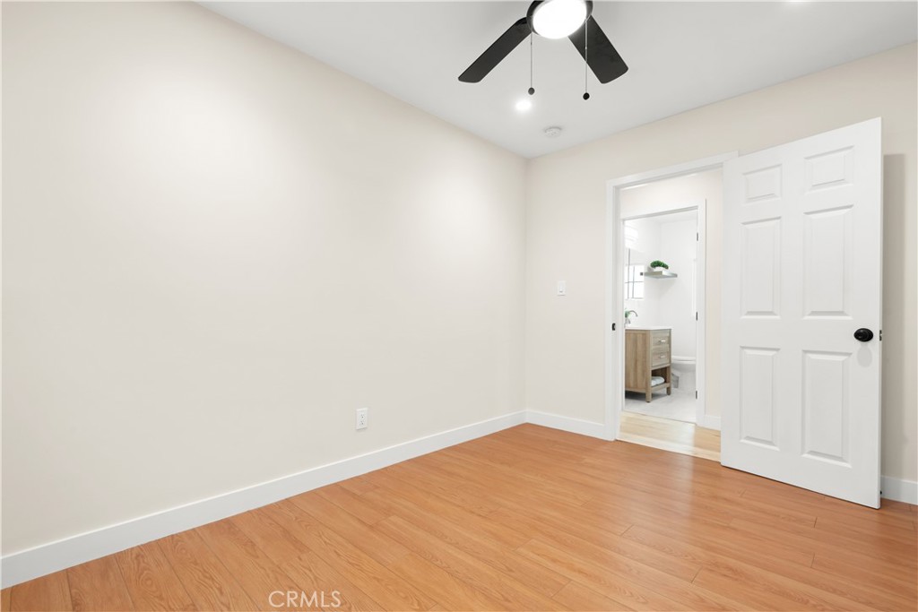 https://media.crmls.org/medias/000eac53-d856-4093-8099-1fb02989deed.jpg?preset=X-Large