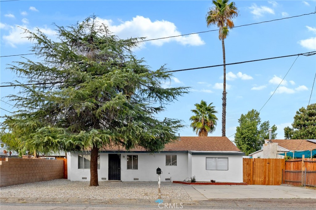 42116 Acacia Avenue