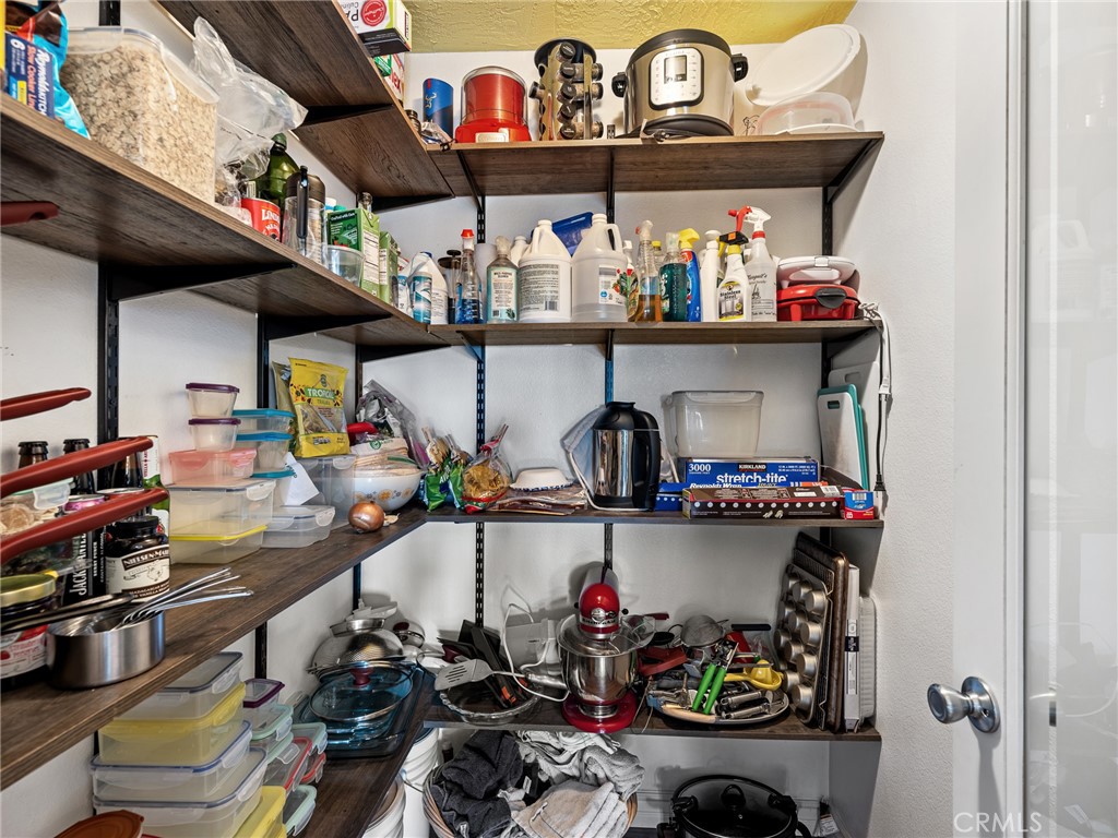 https://media.crmls.org/medias/0010fe63-013a-4a85-823a-5df8a36ba022.jpg?preset=X-Large