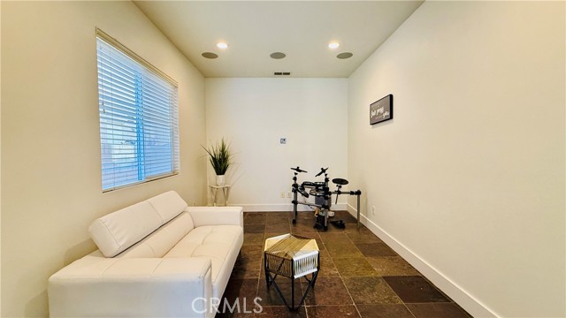 11958 Sunstone Court, Eastvale CA: https://media.crmls.org/medias/0012da8c-6978-4f3f-aea5-abf1dc258bbc.jpg