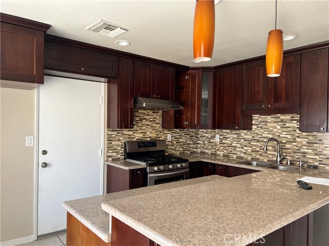 Detail Gallery Image 4 of 15 For 11871 Trapani Dr, Rancho Cucamonga,  CA 91701 - 3 Beds | 2/1 Baths
