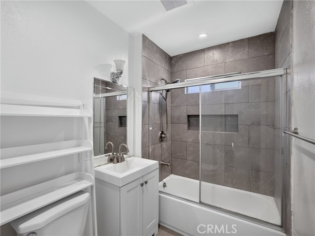 12 East 53rd photo 7