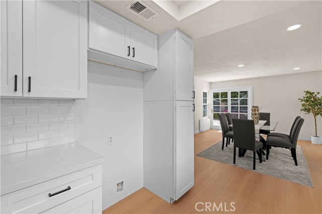22557 Fenwall Drive, Saugus CA: https://media.crmls.org/medias/0013b8a5-e35b-4f5b-9f2d-1769dc81f885.jpg