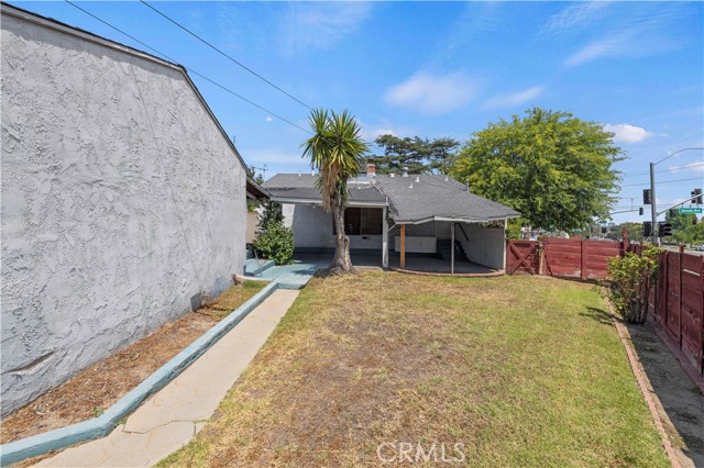 2505 North Keystone Street, Burbank CA: https://media.crmls.org/medias/0013cf69-d43c-4944-a28c-c9cc8afbaf28.jpg