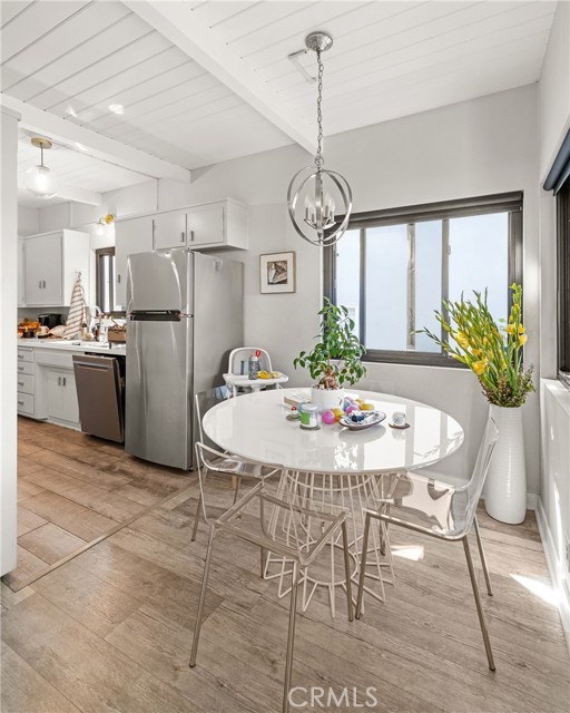 Detail Gallery Image 8 of 32 For 440 29th St, Manhattan Beach,  CA 90266 - 2 Beds | 2 Baths
