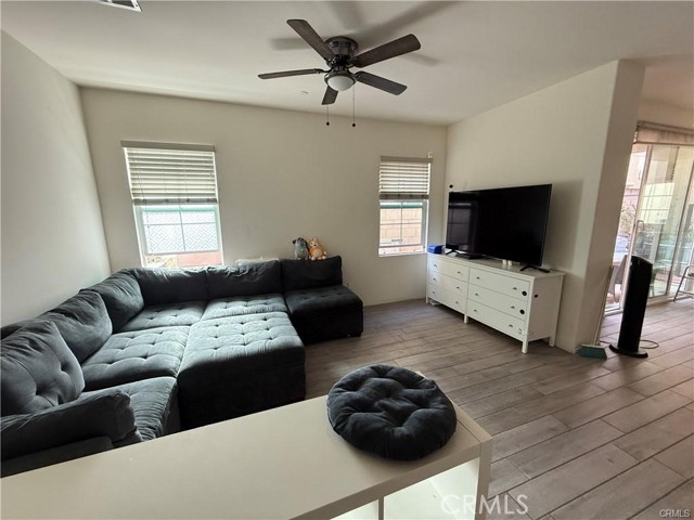 Detail Gallery Image 3 of 7 For 5370 N Alumni Ln, San Bernardino,  CA 92407 - 3 Beds | 2/1 Baths