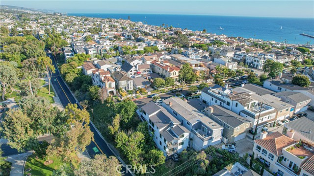 Detail Gallery Image 13 of 14 For 319 Heliotrope Ave, Corona Del Mar,  CA 92625 - 2 Beds | 2 Baths