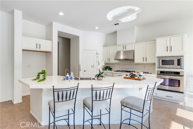 38932 Cherry Point Lane, Murrieta CA: https://media.crmls.org/medias/001563c8-9f91-42ba-9455-5c432e079e12.jpg