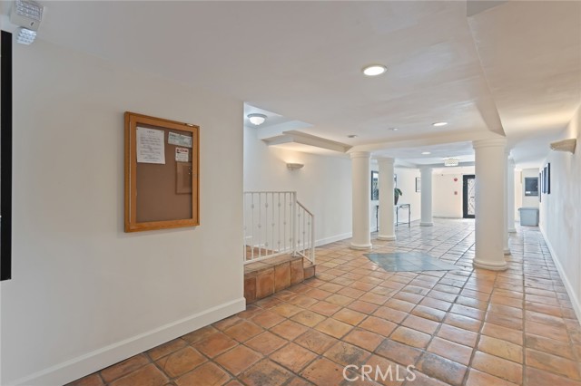 Detail Gallery Image 52 of 55 For 11445 Moorpark, Studio City,  CA 91602 - 2 Beds | 2/1 Baths