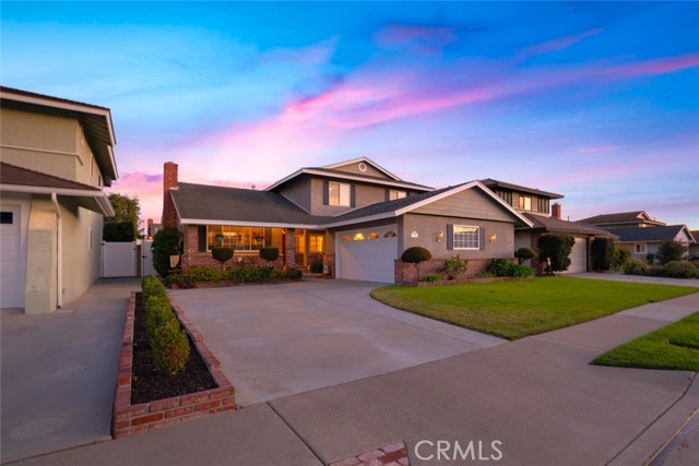 6786 Molokai Drive, Cypress CA: https://media.crmls.org/medias/00158ea1-1a9f-46c5-a3f8-b3db6edd32bb.jpg