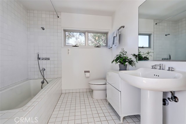 2318 Manhattan Avenue, Hermosa Beach, California 90254, 2 Bedrooms Bedrooms, ,2 BathroomsBathrooms,Residential,Sold,Manhattan,SB21195212