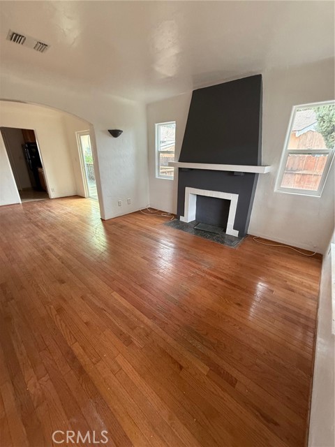 5437 Shoup Ave, Woodland Hills CA: https://media.crmls.org/medias/00163e8f-8871-422f-ad7a-c3b4703b9673.jpg