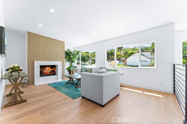 Detail Gallery Image 14 of 52 For 32862 Bluffside Dr, Dana Point,  CA 92629 - 4 Beds | 3 Baths