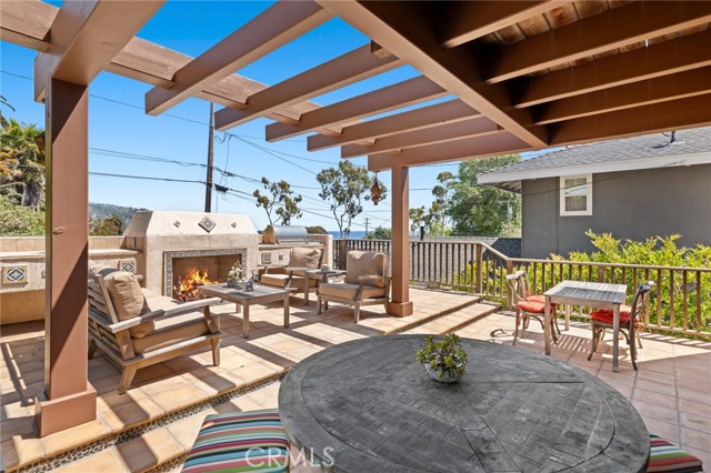 Detail Gallery Image 7 of 24 For 435 Holly St, Laguna Beach,  CA 92651 - 4 Beds | 3/1 Baths