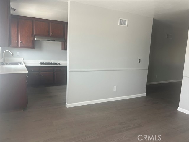 Detail Gallery Image 7 of 26 For 15500 Williams St #N,  Tustin,  CA 92780 - 3 Beds | 2 Baths