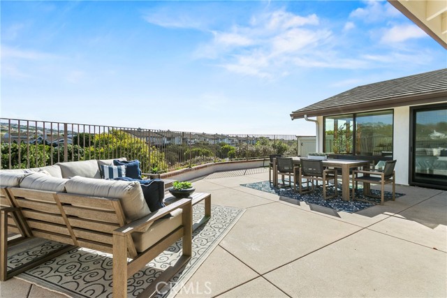 Detail Gallery Image 25 of 33 For 11 Skysail Dr, Corona Del Mar,  CA 92625 - 2 Beds | 2/1 Baths