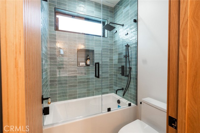 1721 Oak Avenue, Manhattan Beach CA: https://media.crmls.org/medias/001887fd-aac6-4b41-9dfe-1691671eccb6.jpg