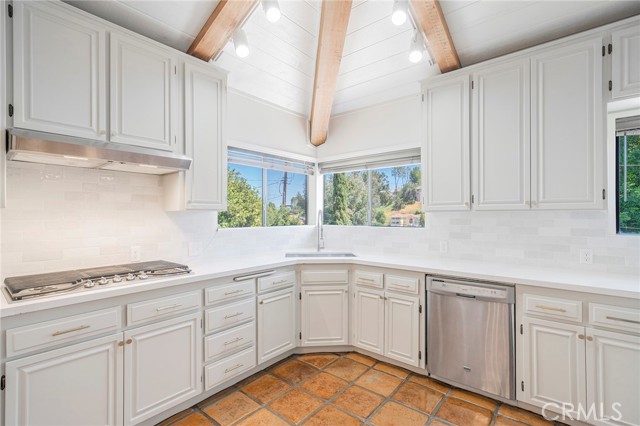 Detail Gallery Image 5 of 45 For 5245 Elvira Rd, Woodland Hills,  CA 91364 - 3 Beds | 3 Baths