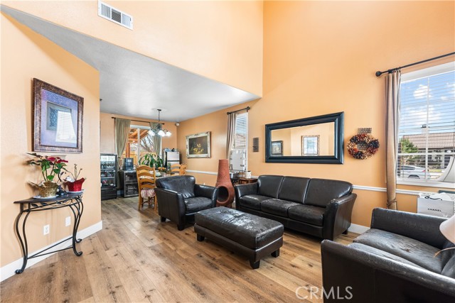 Detail Gallery Image 5 of 50 For 5522 Lighthouse Ln, Palmdale,  CA 93552 - 6 Beds | 3 Baths