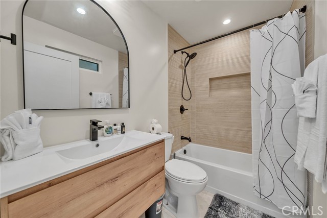 Detail Gallery Image 17 of 22 For 15335 Lemay St, Van Nuys,  CA 91406 - 2 Beds | 2 Baths