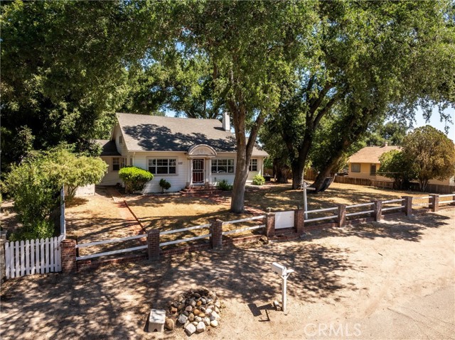 Detail Gallery Image 3 of 37 For 117 17th St, Paso Robles,  CA 93446 - 4 Beds | 3 Baths