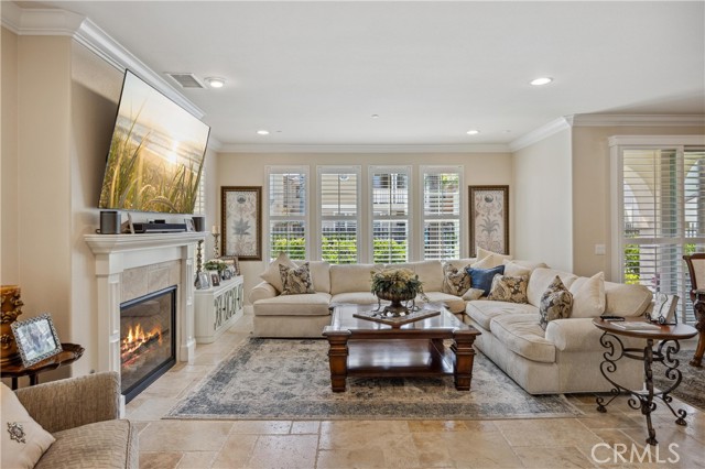 8356 Noelle Drive, Huntington Beach CA: https://media.crmls.org/medias/001ab46f-70ca-44eb-b5bc-5528f2613e33.jpg