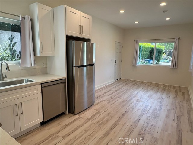 Detail Gallery Image 4 of 24 For 22119 San Miguel St, Woodland Hills,  CA 91364 - 1 Beds | 1 Baths