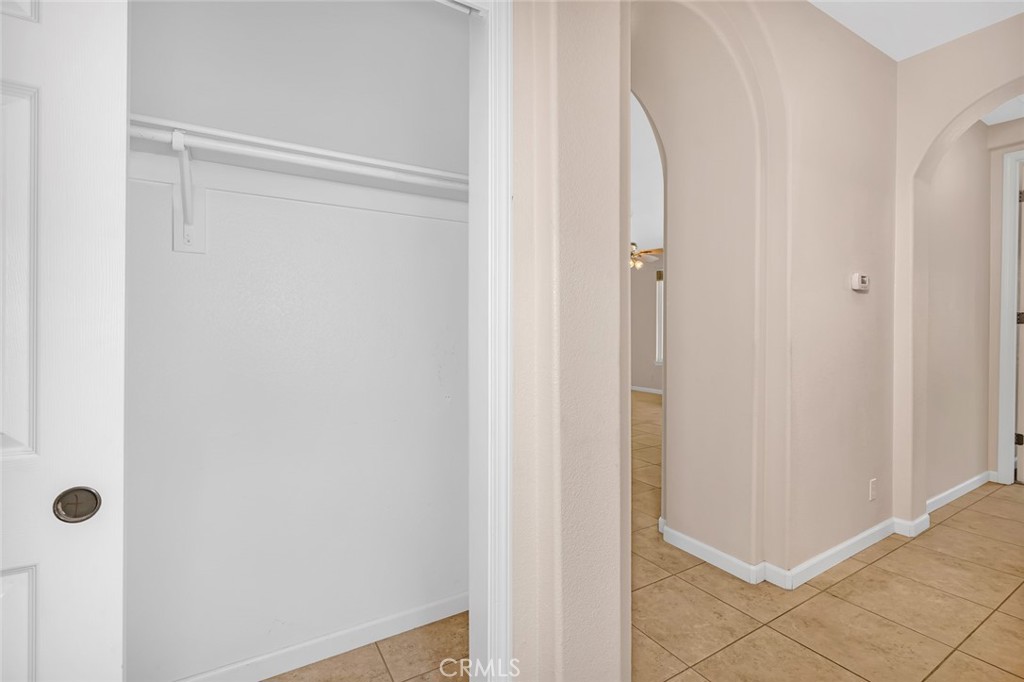 https://media.crmls.org/medias/001af2bc-6be1-4990-827d-017666388c0a.jpg?preset=X-Large